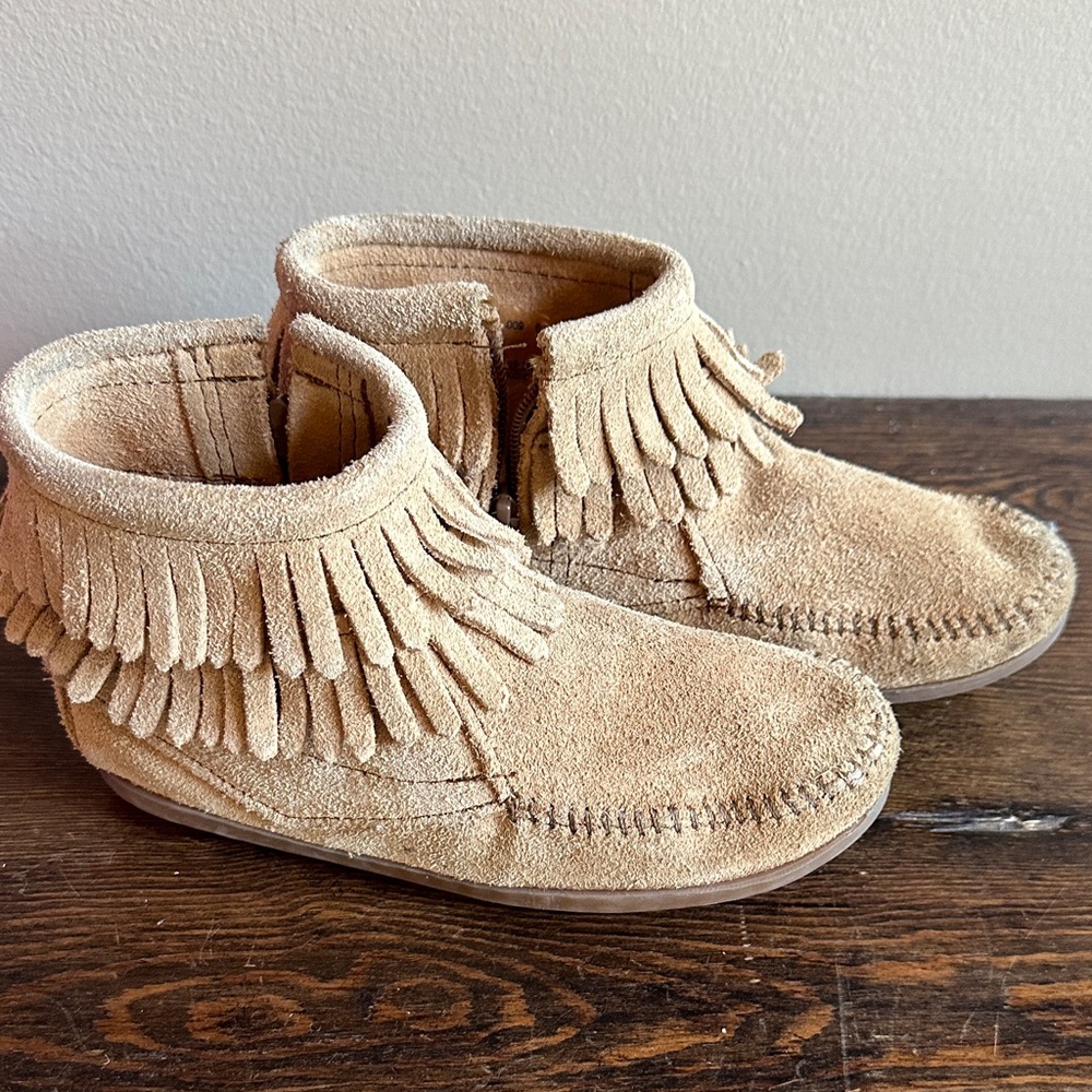 Minnetonka Kids Moccasins in Light Brown